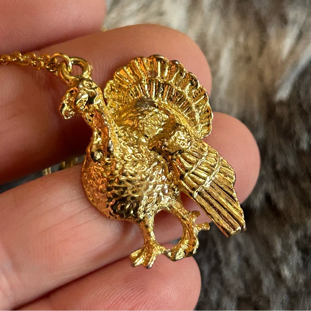 Vintage gold plated turkey pendant on chain necklace - Picture 6 of 9
